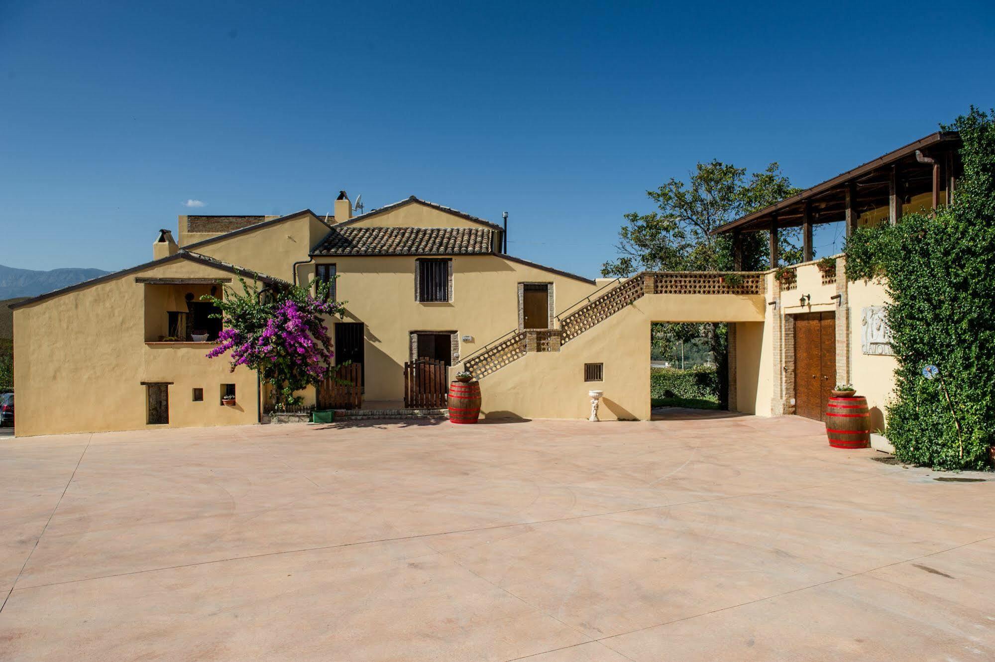 Masseria Del Vino Loreto Aprutino Exterior photo